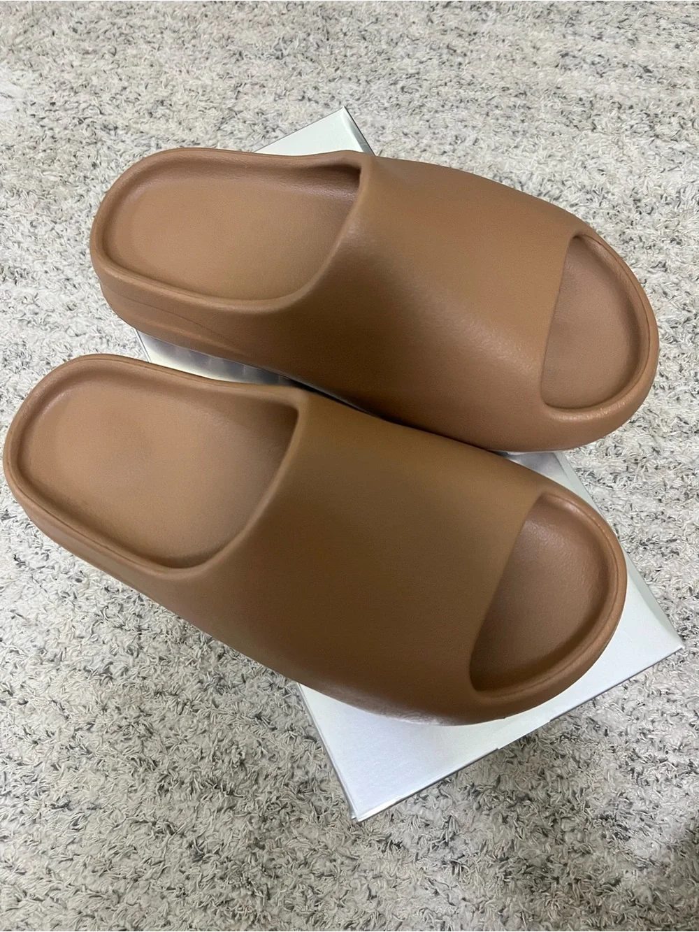 Yeezy Men’s Slide Sandals in Tan Brown